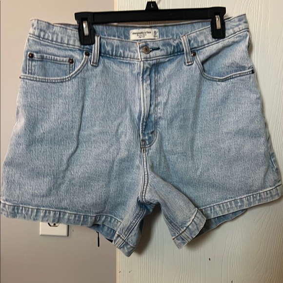 Abercrombie & Fitch Blue Jean Shorts Relaxed Fit - Picture 1 of 5